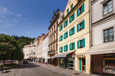 Photos of Hotel Maltese Cross ***