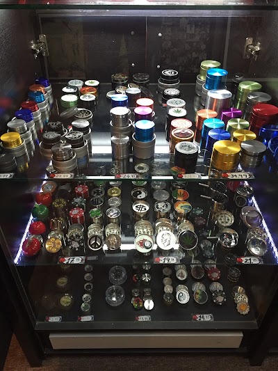 Photos of 4:20 Poster & Pipe Shop