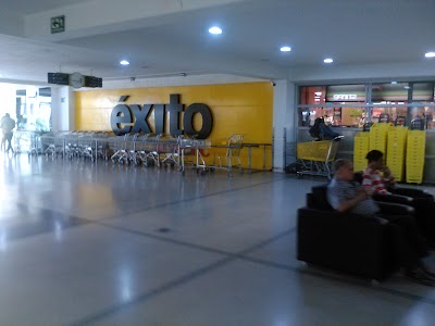 Photos of &Eacute;xito Ca&ntilde;averal