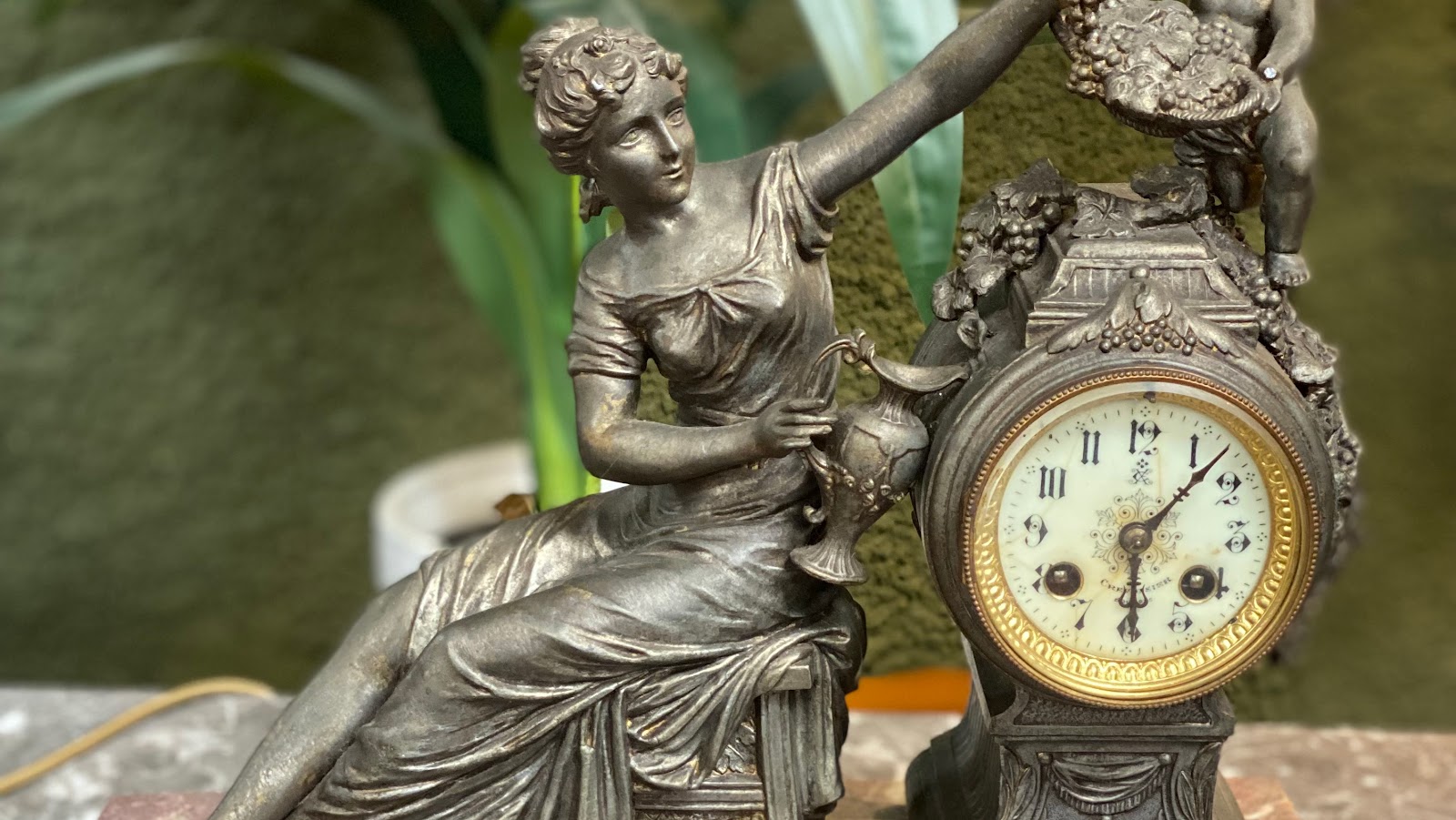 La Brocante Pre-Loved/Secondhand and Used Designer Furniture, Dubai - صورة 3