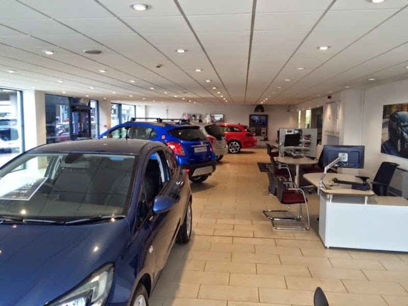 Drive Vauxhall Bristol North photo 2