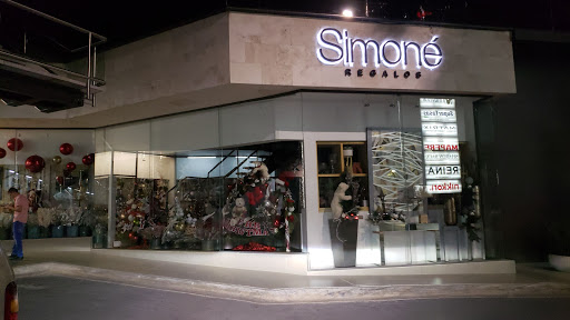 Simoné - Plaza Saaghi - Thumbnail