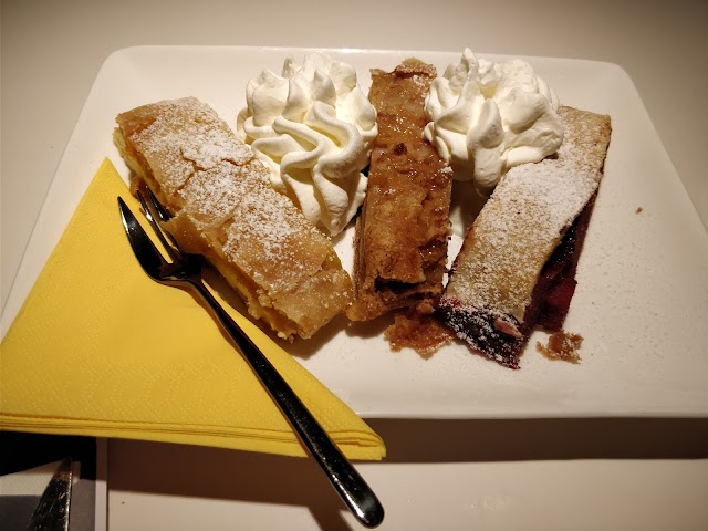 Strudel Cafe Kroll