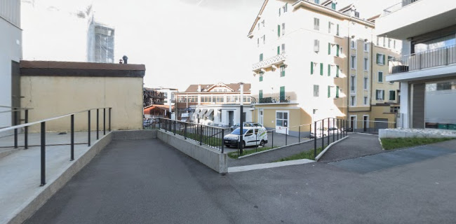 White - Montreux Sàrl Öffnungszeiten