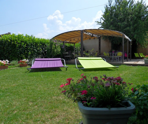 Photo de GÎTE LE JARDIN D'IVANA MAISON DE VACANCES AVEC PISCINE PRIVÉE à Oppède (84580)