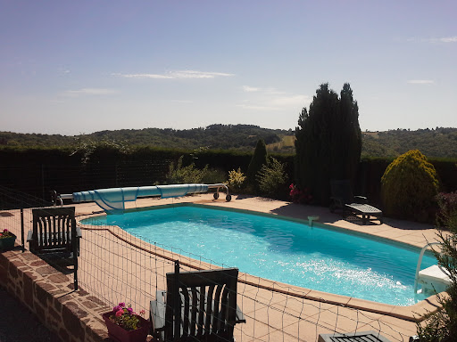 Photo de Les Collines Rouges: Gîte à la campagne, avec piscine, Vallée de la Dordogne, proche Gouffre de Padirac, Rocamadour, Corrèze à Meyssac (19500)
