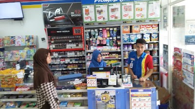 Photos of Indomaret Tapalang Kota Mamuju