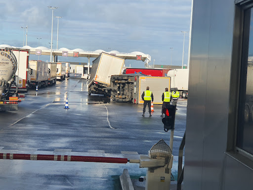 Calais truck entry new terminal - Thumbnail