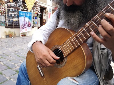 Atlıhan el sanatları çarşısı