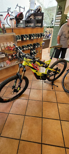 B.S CYCLES - Visual