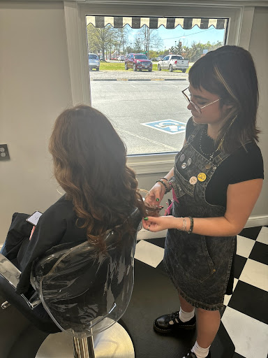 Laura D's Hair & Day Spa - Thumbnail