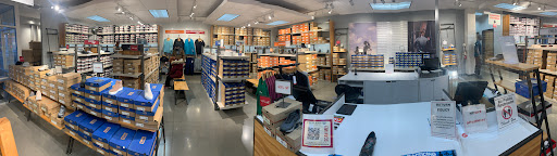 Wolverine Company Store Canada - Thumbnail