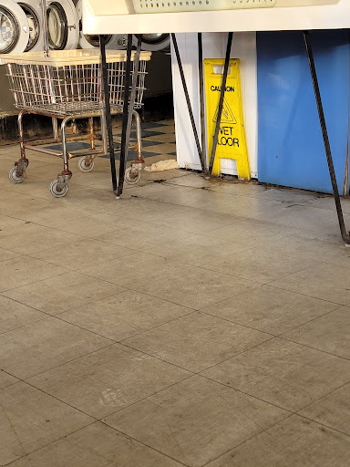 Waynesville Plaza Laudromat - Thumbnail
