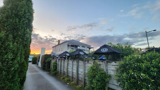 Matakana Village Pub - Thumbnail