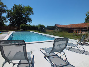 Photo n°46 de Chambres d'hôtes du Domaine De La Loge à Montverdun (Chambre d'hôtes)