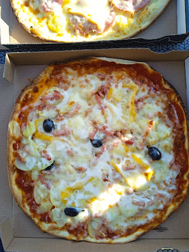 Photo 8 - COSMIQ Pizza - Burger