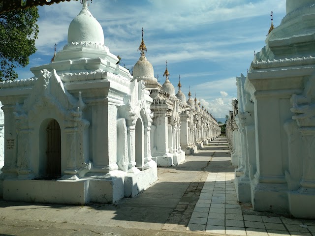 Kuthodaw Pagoda