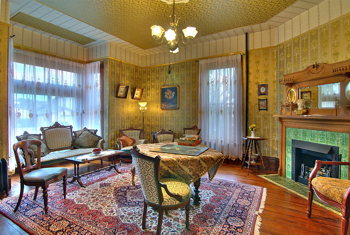 Gingerbread Mansion Inn by null