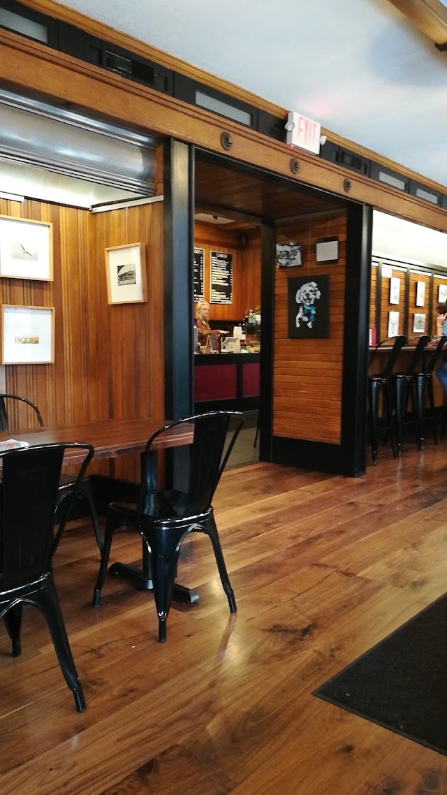 Familiars Coffee & Tea