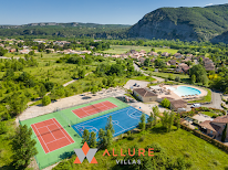 Domaine les Rives de l'Ardèche à Vallon-Pont-d'Arc