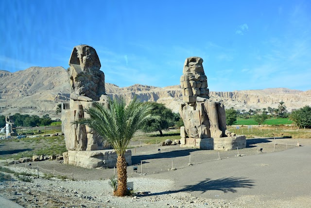 Les Colosses de Memnon