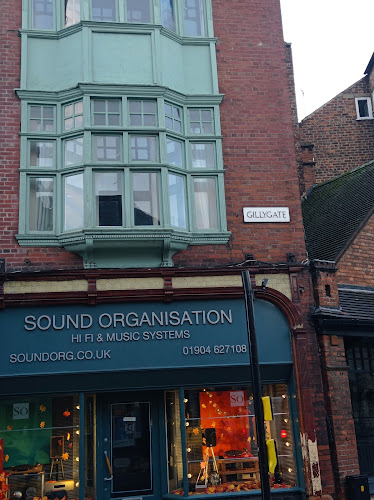 2 Gillygate, York YO31 7EQ