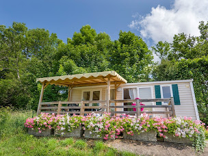 Photo n°14 de Camping Yelloh Village Le Pré Bas à Chambon-sur-Lac (Piscine)
