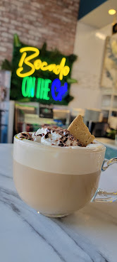 Bocado: Un Petit Bistro by null