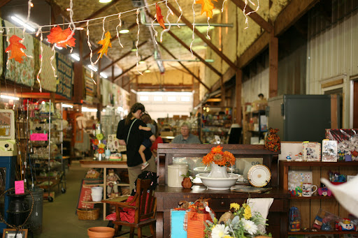 Elizabeth Street Treasures Flea Market - Thumbnail