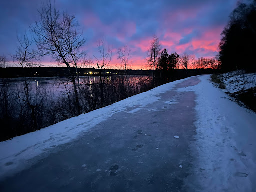 Lincoln Trail Parking