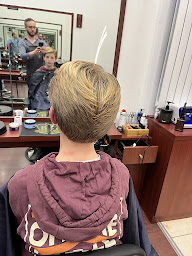 Photo n°12 de Coiffeur Barbier barbe bleue à Paris (Barbier)