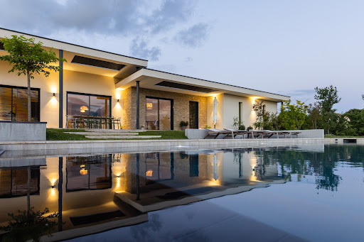 Photo de Certe piscines / l'esprit piscine à Laussonne (43150)