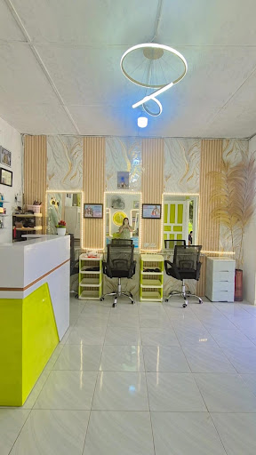 Ayu Salon