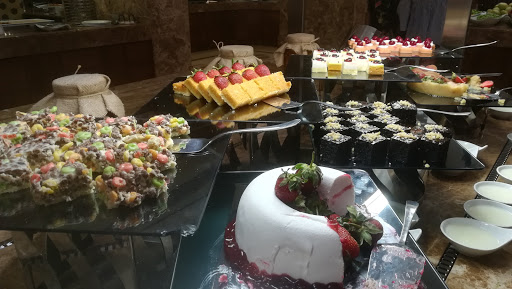 10 Restoran Afium Outlet Ve Eglence Merkezi Yakinlarinda
