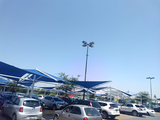 Av Eloy Cavazos 2051 Parking - Thumbnail