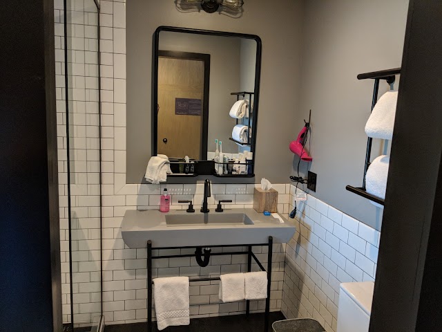 MOXY Minneapolis Uptown