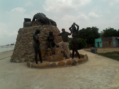 Photos of Monumento a la Leyenda Del Hombre Caim&aacute;n