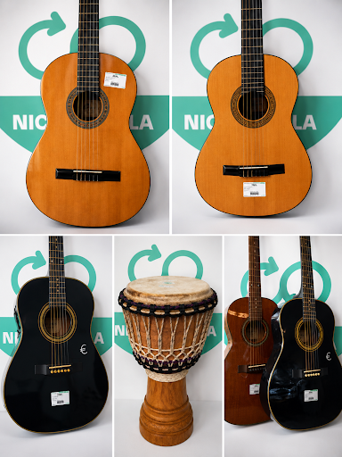 🌸 Sous le soleil de Nice, laissez la musique accompagner votre printemps… 🎶☀️
Guitares classiques, acoustiques, percussions et belles découvertes vous attendent chez Cash Converters Nice Barla 💚
Que vous soyez débutant ou passionné, venez essayer nos instruments en boutique et trouvez celui qui fera vibrer vos journées printanières ✨