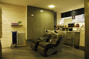 Photo n°9 de Aliette Claverie à Deauville (Salon de coiffure)