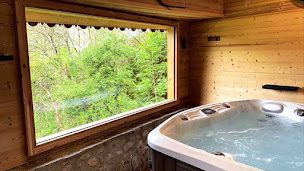 Photo n°2 de Chez Michèle et Daniel : Chambres d'Hôtes, Roulottes et location insolite dans Dôme, jacuzzi, table d'hôtes,Haute-Savoie à Saint-Pierre-en-Faucigny (Spa)