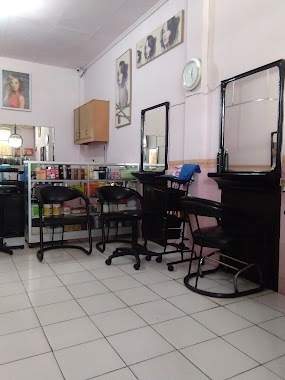 Ling Ling Salon, Author: Bella Natalia