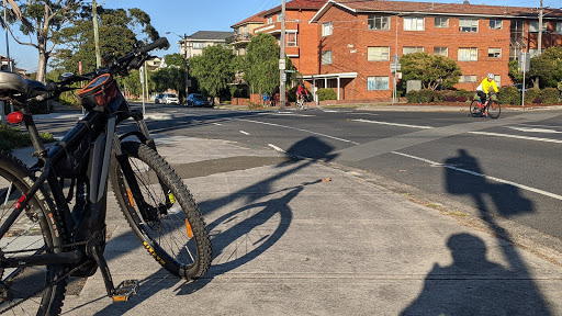 Alison Rd before Doncaster Ave - Thumbnail