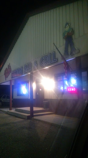 Rick's Station Bar & Grill