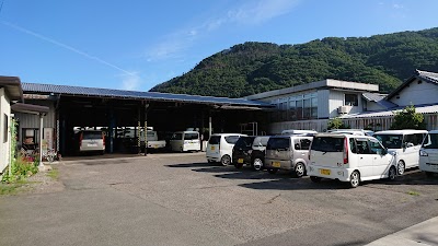 瀬在モータース本社工場