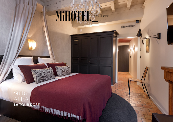 Traboule “Maison du Crible – Tour Rose” by null