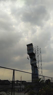 Wall Climbing Kapal Baja, Univ.Bhayangkara, Author: Jannata Raldita