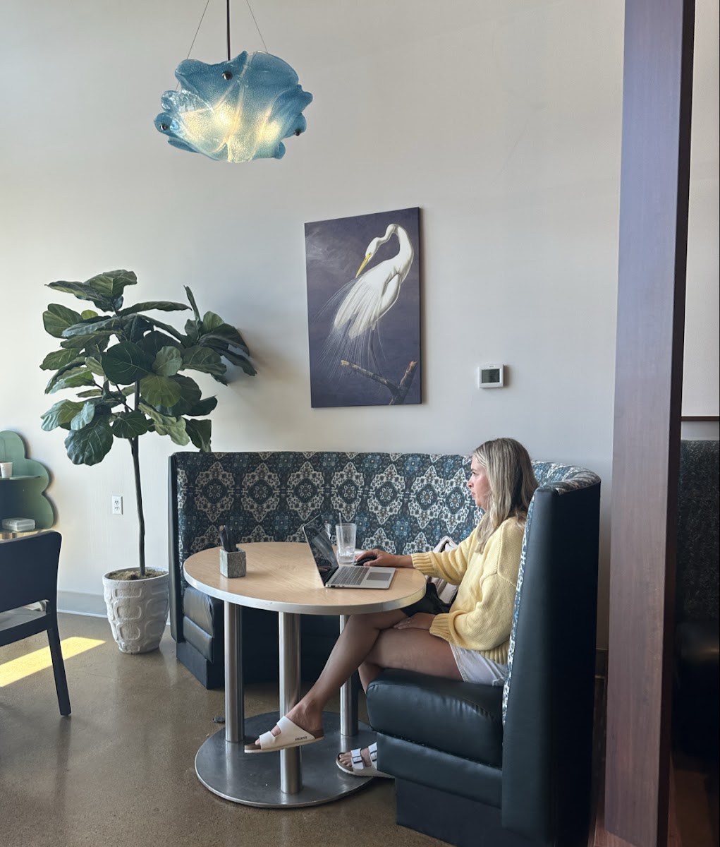 Peoples Organic Coffee & Wine Cafe — photo 3