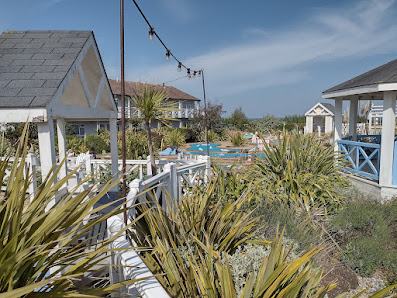 Warner Hotels - Corton 2 The St, Corton, Lowestoft NR32 5HR, United Kingdom