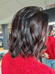 Photo n°21 de Au-delà du Miroir - Artisan coiffeur Landerneau à Landerneau (Barbier)