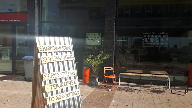Sharp Sharp store // cakebar